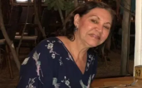 
          Imagem ilustrativa da imagem Mulher morre após cair de escada de avião no desembarque em Congonhas
          