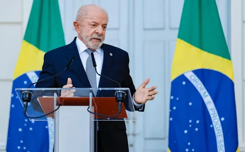 
          Imagem ilustrativa da imagem Lula diz não saber a verdade sobre caso Lulinha, mas quer investigação
          