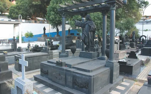 
          Imagem ilustrativa da imagem Necrotour: conheça o passeio pelos cemitérios da Grande Vitória
          