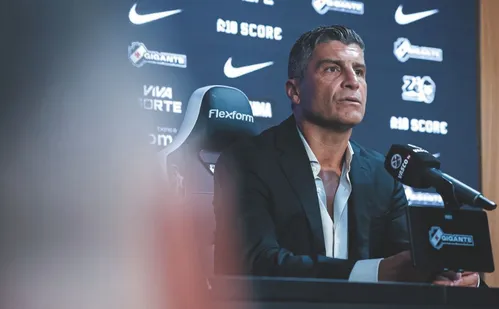 
          Imagem ilustrativa da imagem Nova era em São Januário: quem é o novo treinador do Vasco
          