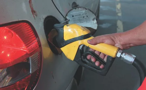 
          Imagem ilustrativa da imagem O que muda para o motorista com mais etanol na gasolina?
          