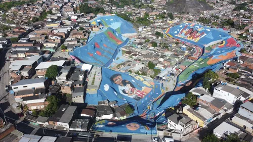 
          Imagem ilustrativa da imagem Obra de encosta é entregue após 4 anos da tragédia em Jardim Monte Verde
          