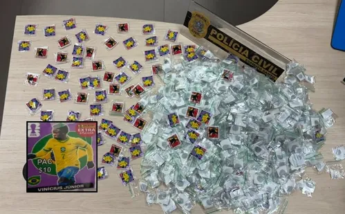 
          Imagem ilustrativa da imagem Operação apreende drogas com foto de Vini Jr. em Vila Velha e Guarapari
          