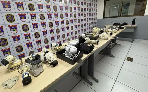 
          Imagem ilustrativa da imagem PM desmantela “Big Brother” do crime e prende três na Zona Sul do Recife
          