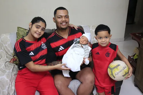
          Imagem ilustrativa da imagem Pai batiza filhos com os nomes de Mbappé e Haaland no ES
          