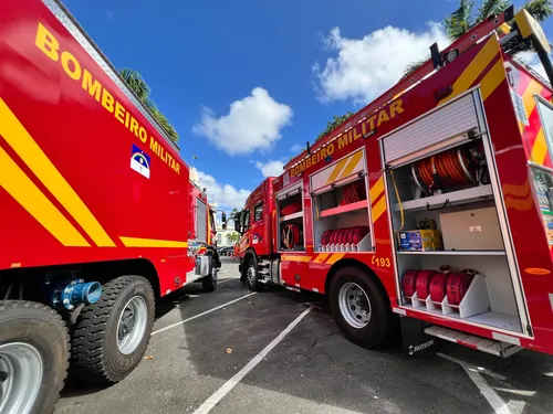 
          Imagem ilustrativa da imagem Pernambuco entrega viaturas, aeronaves e equipamentos para forças de segurança
          