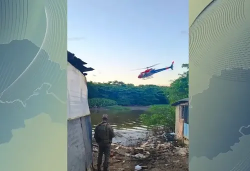
          Imagem ilustrativa da imagem Polícia desarticula depósito de armas e drogas em ilha urbana no Recife
          