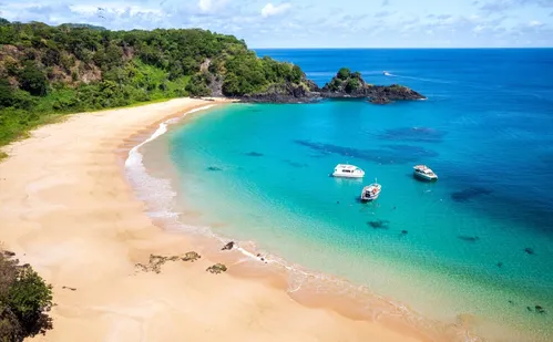 
          Imagem ilustrativa da imagem Praia brasileira entre as 50 melhores do mundo
          