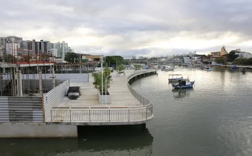 
          Imagem ilustrativa da imagem Primeira etapa da nova orla do Canal de Camburi vai ser inaugurada sábado
          