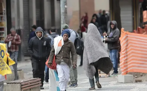 
          Imagem ilustrativa da imagem Primeira onda de frio chega com risco de geada no Sul e Sudeste
          