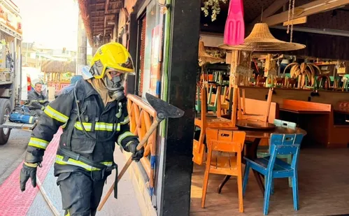 
          Imagem ilustrativa da imagem "Reformamos a cozinha há 30 dias", diz dono de restaurante atingido por incêndio
          