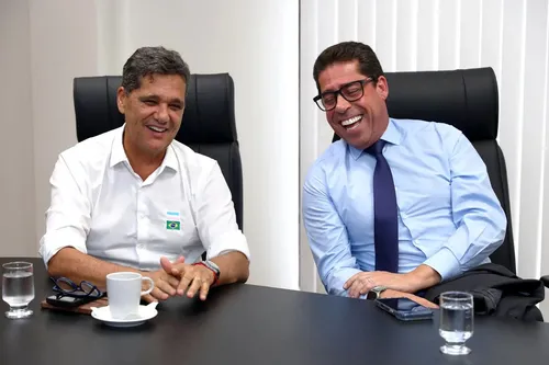 
          Imagem ilustrativa da imagem Ricardo Ferraço e Marcelo Santos se reúnem para alinhar detalhes
          