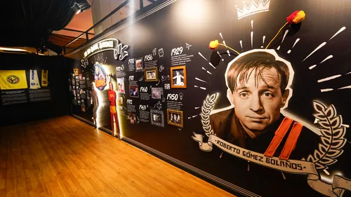
          Imagem ilustrativa da imagem RioMar Recife abre exposição em homenagem ao seriado Chaves
          