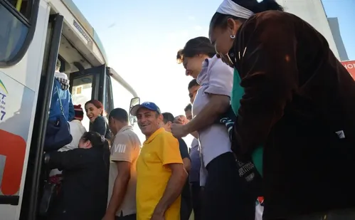 
          Imagem ilustrativa da imagem Rodoviários do Rio entram em greve por tempo indeterminado
          