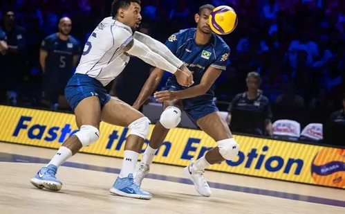 
          Imagem ilustrativa da imagem Seleção masculina perde e pode dar adeus à Liga das Nações de vôlei
          