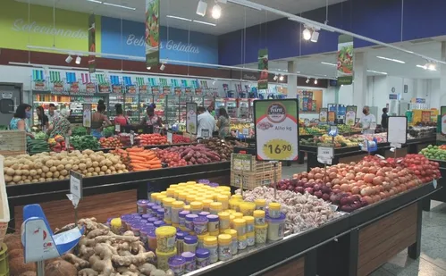 
          Imagem ilustrativa da imagem Supermercados e lojas fecham mais cedo hoje no ES; veja horários
          
