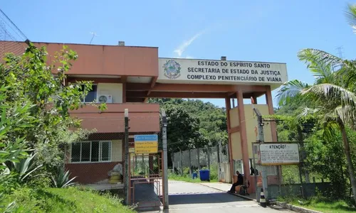 
          Imagem ilustrativa da imagem Suspeito de matar caminhoneiro é preso em uma oficina em Cariacica
          