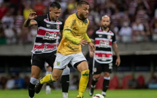 
          Imagem ilustrativa da imagem Thiago falha, Santa Cruz desperdiça pênalti e perde invencibilidade na Arena
          