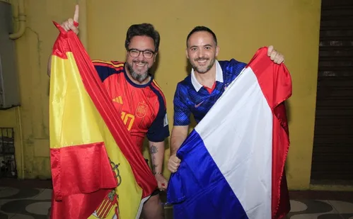 
          Imagem ilustrativa da imagem Torcedores no ES vivem ansiedade pelas semis da Copa
          
