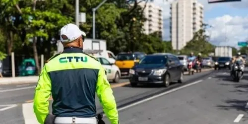 
          Imagem ilustrativa da imagem Trânsito no Recife muda no fim de semana por eventos e obras
          