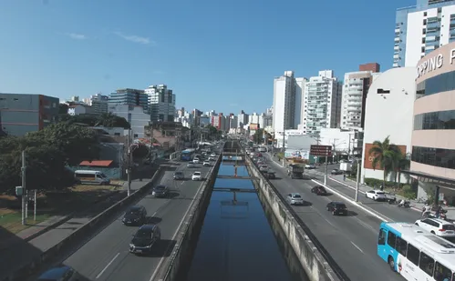 
          Imagem ilustrativa da imagem Travessia de cinco minutos em novo corredor viário em Vila Velha
          