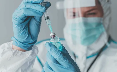 
          Imagem ilustrativa da imagem Vacina mais potente contra a pneumonia já está disponível na rede pública
          