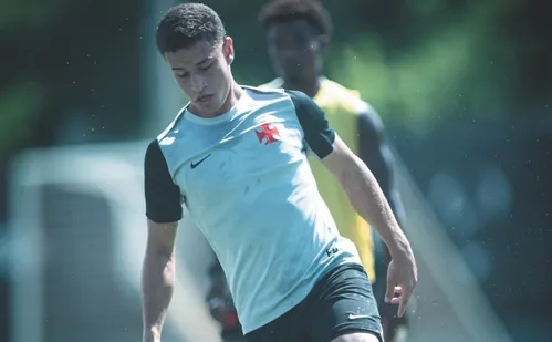 
          Imagem ilustrativa da imagem Vasco: promessa na base, atacante de 19 anos se recupera de lesão e reforça elenco
          
