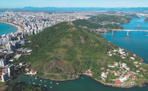 
          Imagem ilustrativa da imagem Vila Velha recebe pacote superior a R$ 650 milhões para obras e investimentos
          