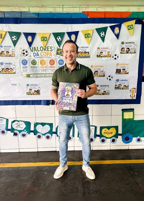 
          Imagem ilustrativa da imagem “Serra Cup 2026”: Copa do Mundo inspira álbum sobre a história da Serra
          