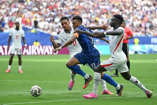 Imagem ilustrativa da imagem Inglaterra fica com 3ª lugar e Mbappé se torna maior artilheiro das Copas