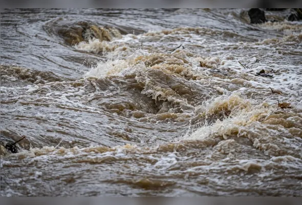 Um rio atingiu a cota de inundação e mais quatro estão em estado de alerta