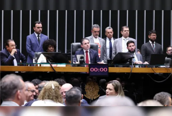 Imagem ilustrativa da imagem Descubra como votou a bancada de Pernambuco na PEC que extingue a escala 6x1