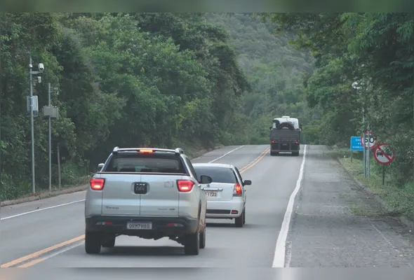 Tráfego de veículos na BR-262: duplicação da rodovia no Estado é orçada, ao todo, em cerca de R$ 8,6 bilhões