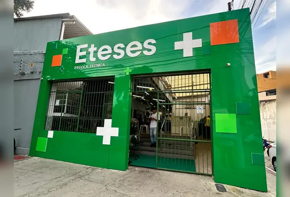 Fachada da Eteses, em Bento Ferreira, Vitória; a escola técnica já formou mais de 24 mil profissionais nas áreas de
saúde e gestão no Espírito Santo.