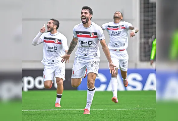 Imagem ilustrativa da imagem Santa Cruz vence o Brusque com gol nos acréscimos