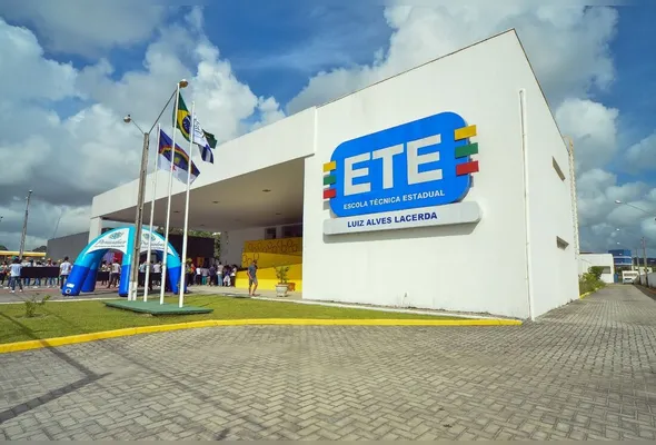 Imagem ilustrativa da imagem Secretaria de Educação abre 8 mil vagas em cursos técnicos em PE
