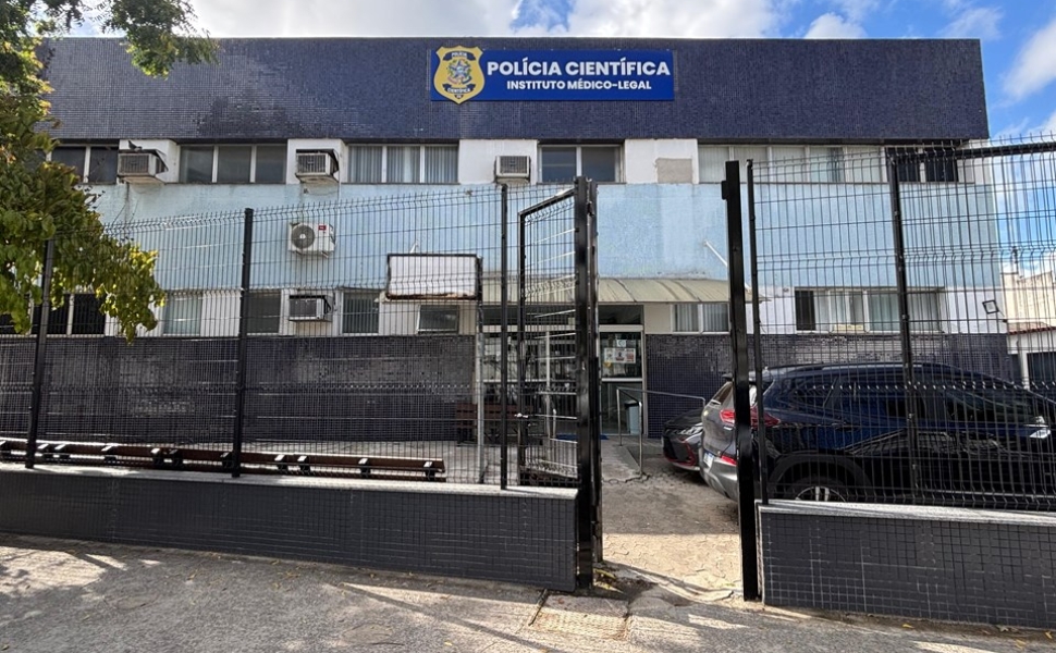 Corpo da vítima foi encaminhado ao Instituto Médico-Legal (IML)