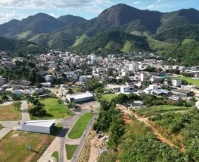 Imagem ilustrativa da imagem Cidade do ES proíbe bebida alcoólica em praças com multa de até R$ 562