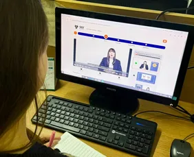 Imagem ilustrativa da imagem Iniciativa oferece 100 bolsas EaD para mulheres vítimas de violência