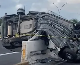 Imagem ilustrativa da imagem Motorista colide com mureta ao tentar fugir de assalto na Imbiribeira