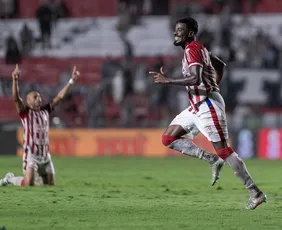 Imagem ilustrativa da imagem Náutico vence o Ceará na chuva e respira na Série B