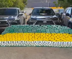 Imagem ilustrativa da imagem PRF apreende 450 kg de cocaína e pasta base em Salgueiro