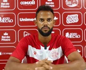 Imagem ilustrativa da imagem Santa Cruz busca contratação do volante Alexandre Aruá para a Série C