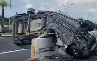 Imagem ilustrativa da imagem Motorista colide com mureta ao tentar fugir de assalto na Imbiribeira