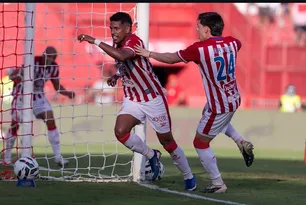 Imagem ilustrativa da imagem Náutico empata em 1 a 1 com Atlético-GO nos Aflitos