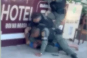 Imagem ilustrativa da imagem PMs são investigados por violência durante abordagem em churrascaria no Agreste