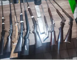 Imagem ilustrativa da imagem Polícia Militar apreende drogas e arsenal de espingardas na zona rural de Agrestina