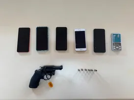 Imagem ilustrativa da imagem Polícia prende dupla de facção investigada por série de homicídios no Grande Recife