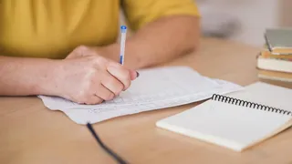Imagem ilustrativa da imagem UFPE abre concurso com 114 vagas e salários de até R$ 5,2 mil
