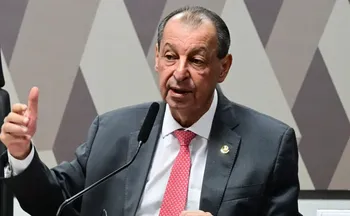 Imagem ilustrativa da imagem Relator da CCJ rejeita emendas da oposição que buscavam manter 6x1